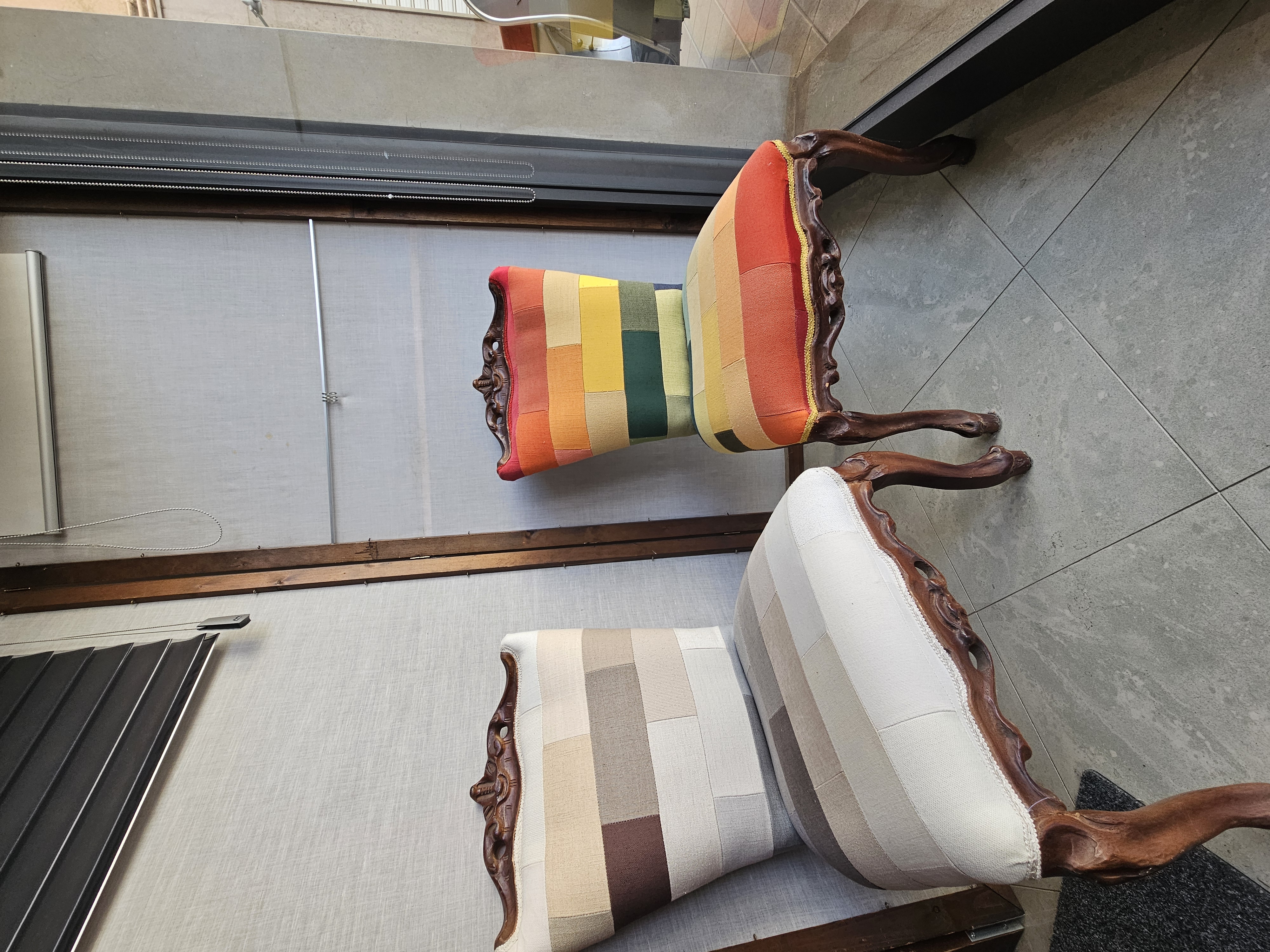 2 Poltroncine Rivestite in Tessuto Multicolor € 90,00 Cadauna